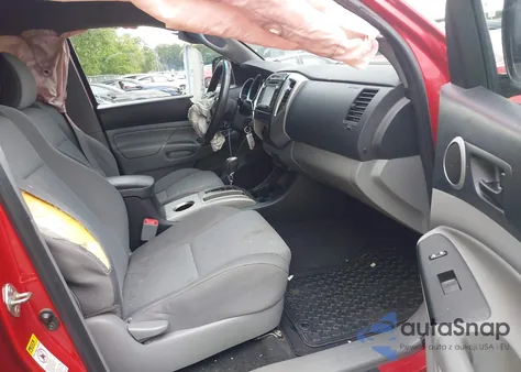 2015 Toyota Tacoma V6 z USA, uszkodzony, nr VIN 5TFMU4FN0FX032690